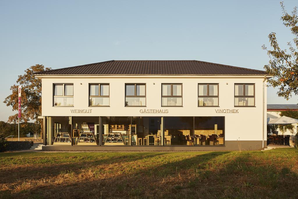 Meyerhof - Bioweingut, Vinothek & Gaestehaus Flonheim Buitenkant foto